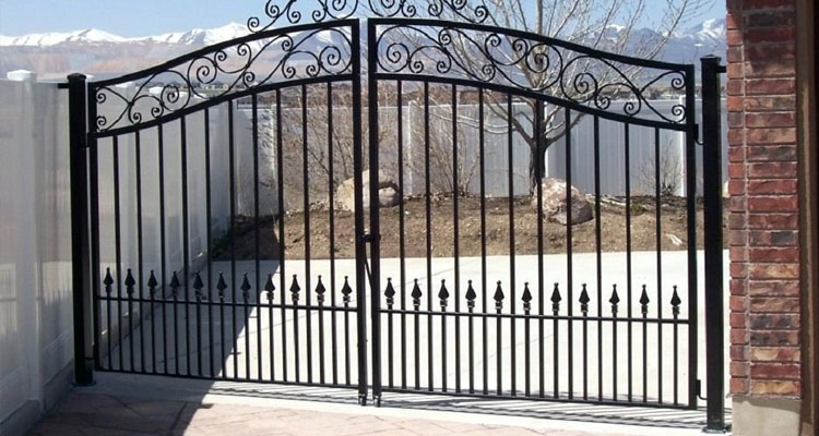 Electric Driveway Gate Installation in Long Beach